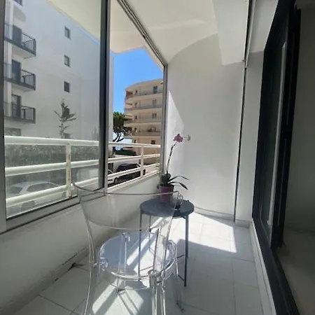 Palm Beach, Sea View, Near Apartmán